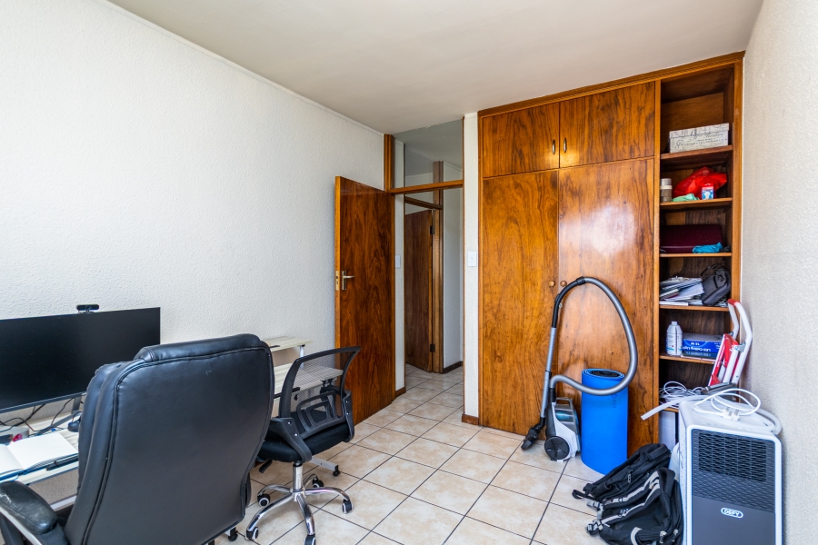 2 Bedroom Property for Sale in Wynberg Upper Western Cape